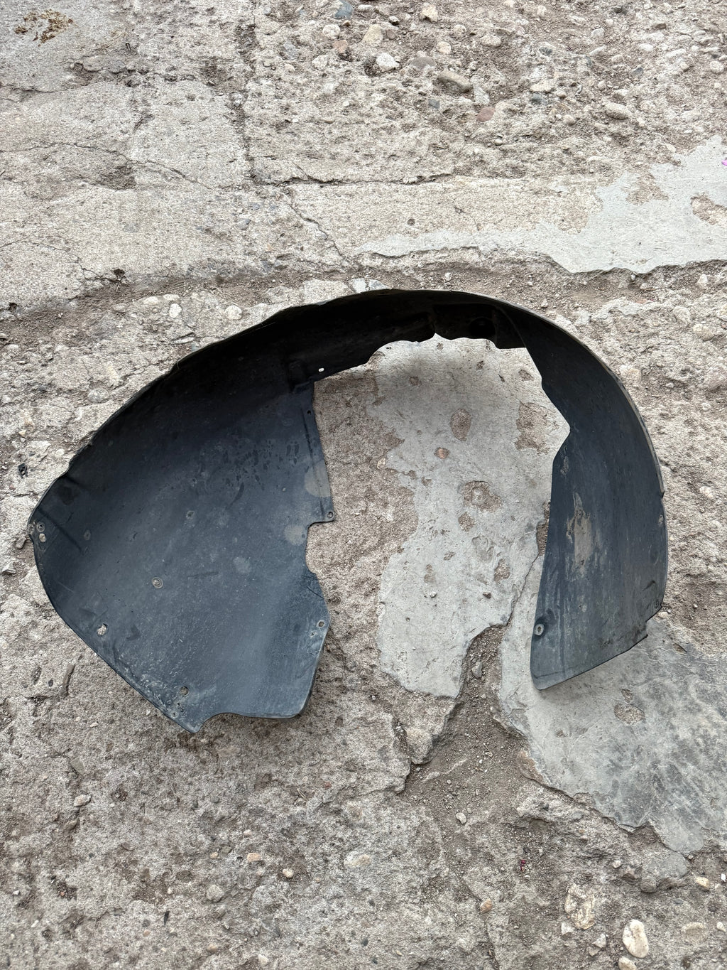 Преден ляв подкальник за Ауди А4 б6