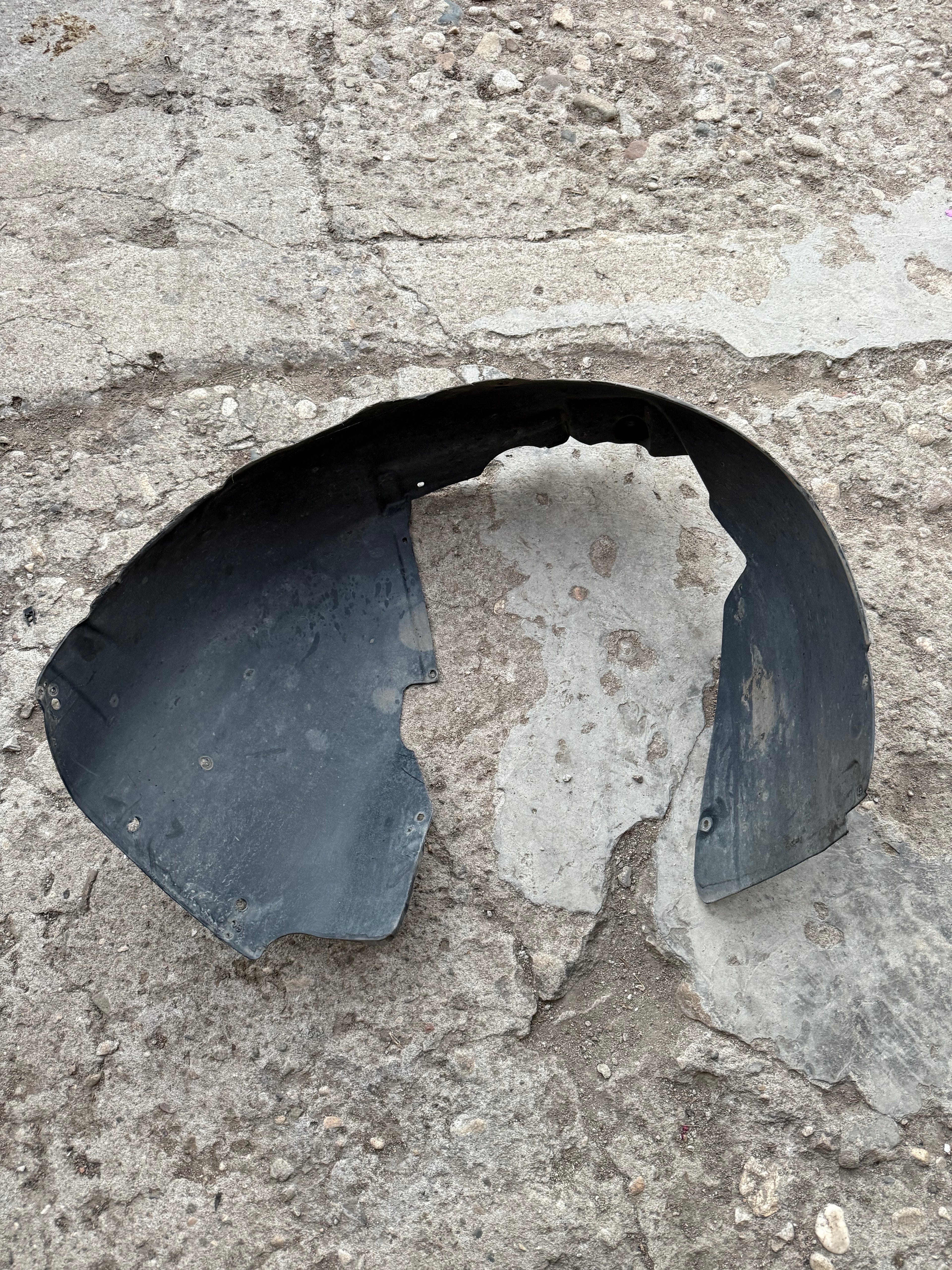 Преден ляв подкальник за Ауди А4 б6